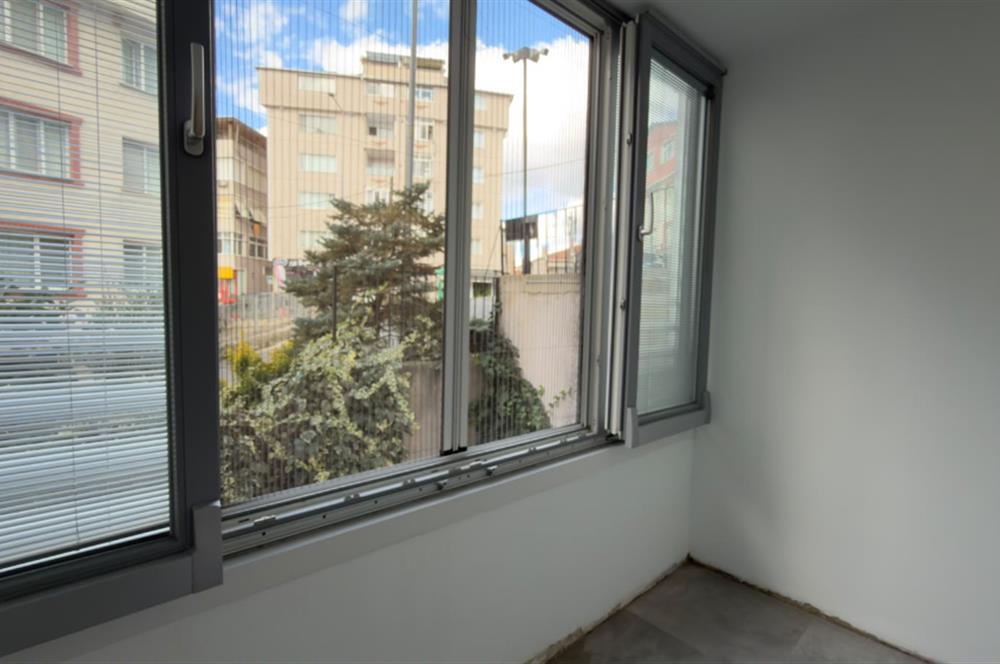 Bahçeköy Merkez'de Dekorasyonlu Satılık 2+1 Daire 