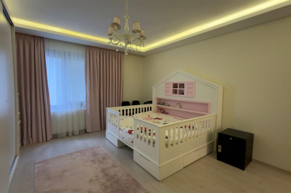 Bahçeköy Merkez'de Dekorasyonlu Satılık 2+1 Daire 