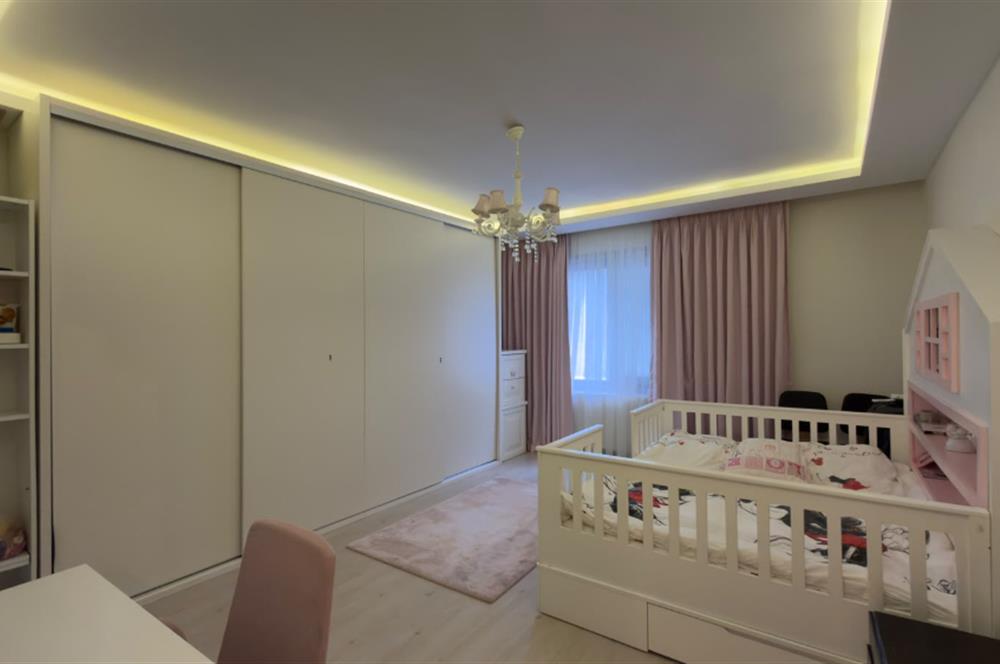 Bahçeköy Merkez'de Dekorasyonlu Satılık 2+1 Daire 