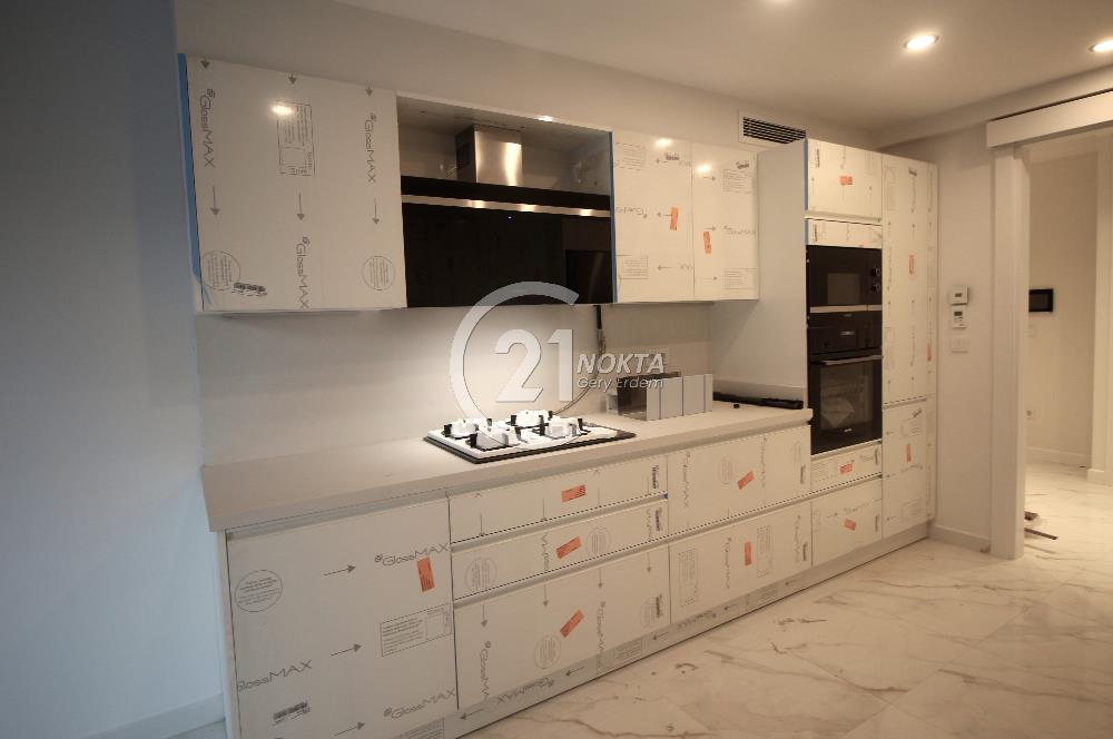 SUADİYE BAĞDATA 2. BİNA GÜVENLİKLİ HAVUZLU 2 YILLIK 5+1 235 M2