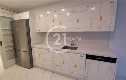 SUADİYE BAĞDATA 2. BİNA GÜVENLİKLİ HAVUZLU 2 YILLIK 5+1 235 M2