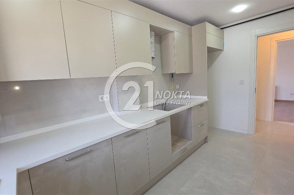 SUADİYE EMİNALİ PAŞA CAD. SIFIR 2+1 100 m2