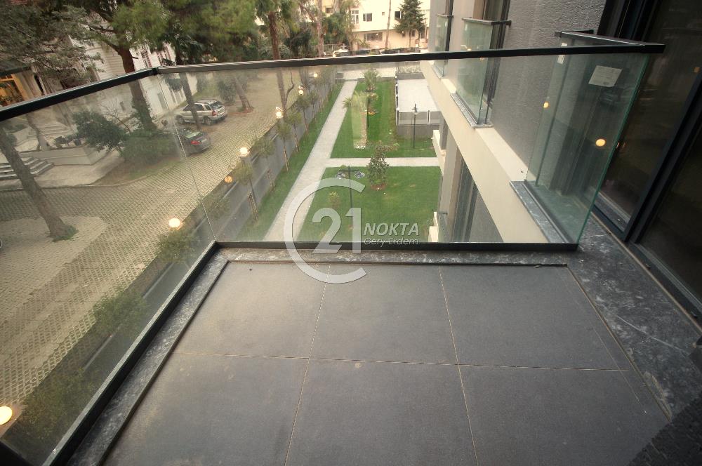 SUADİYE BAĞDATA 2. BİNA GÜVENLİKLİ HAVUZLU 2 YILLIK 5+1 235 M2