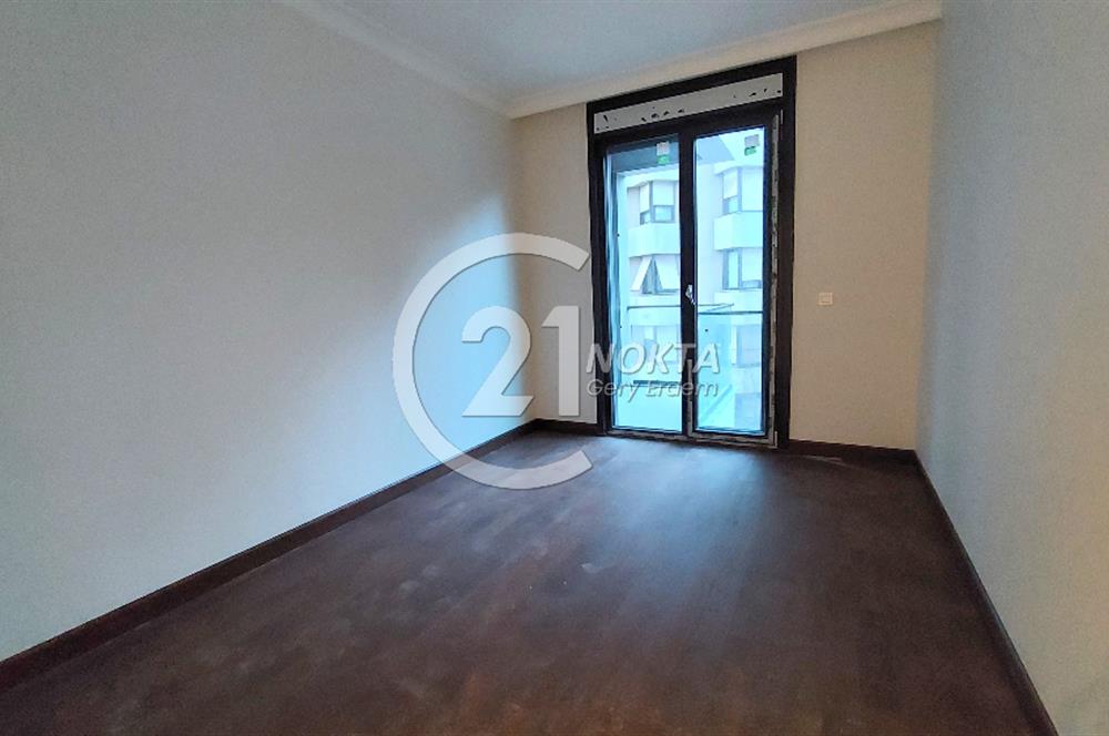 SUADİYE BAĞDATA 2. BİNA GÜVENLİKLİ HAVUZLU 2 YILLIK 5+1 235 M2