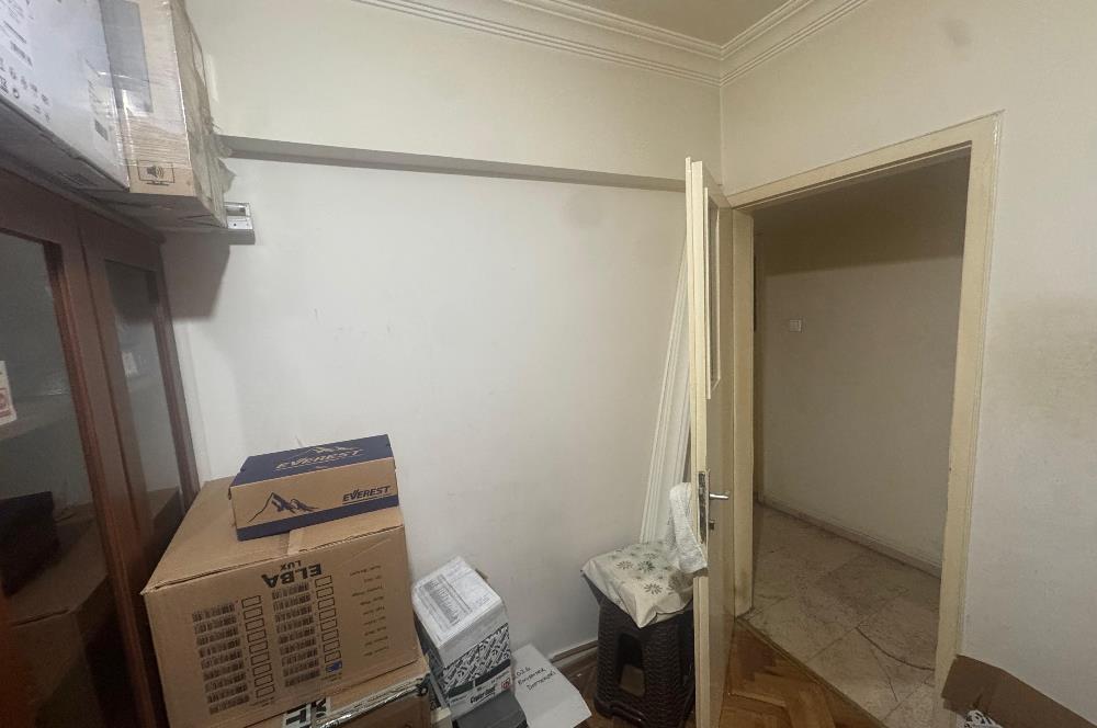 Hanımeli Sokakta  1+1 Satılık Ofis 