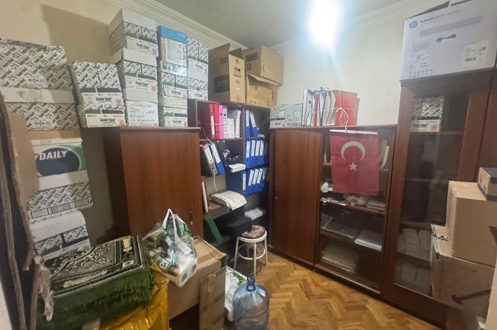 Hanımeli Sokakta  1+1 Satılık Ofis 