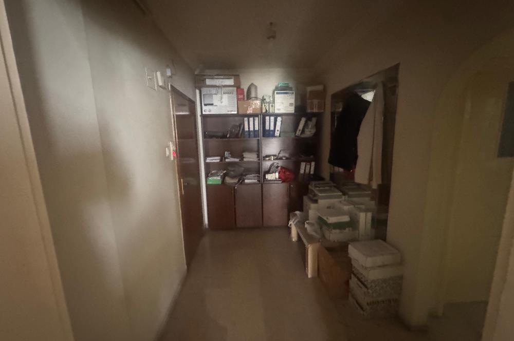 Hanımeli Sokakta  1+1 Satılık Ofis 