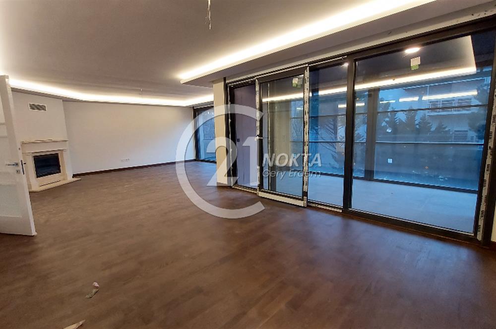 SUADİYE BAĞDATA 2. BİNA GÜVENLİKLİ HAVUZLU 2 YILLIK 5+1 235 M2