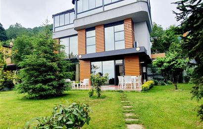 Göl Manzaralı, Müstakil Havuzlu, Eşyalı Villa