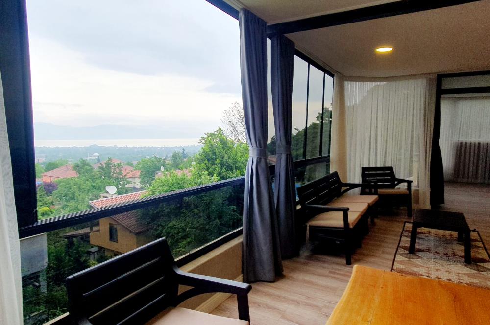 Göl Manzaralı, Müstakil Havuzlu, Eşyalı Villa