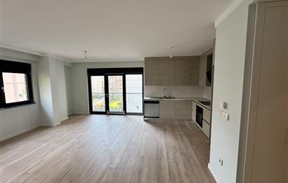 ​Suadiye Park Apartmanı'nda 3. Katta Sıfır, Konforlu ve Lüks Kiralık Daire