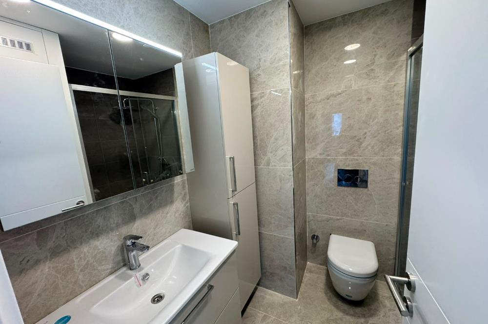 ​Suadiye Park Apartmanı'nda 3. Katta Sıfır, Konforlu ve Lüks Kiralık Daire