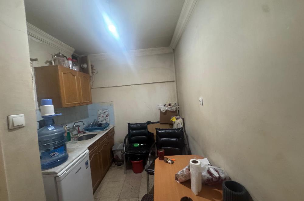 Hanımeli Sokakta  1+1 Satılık Ofis 