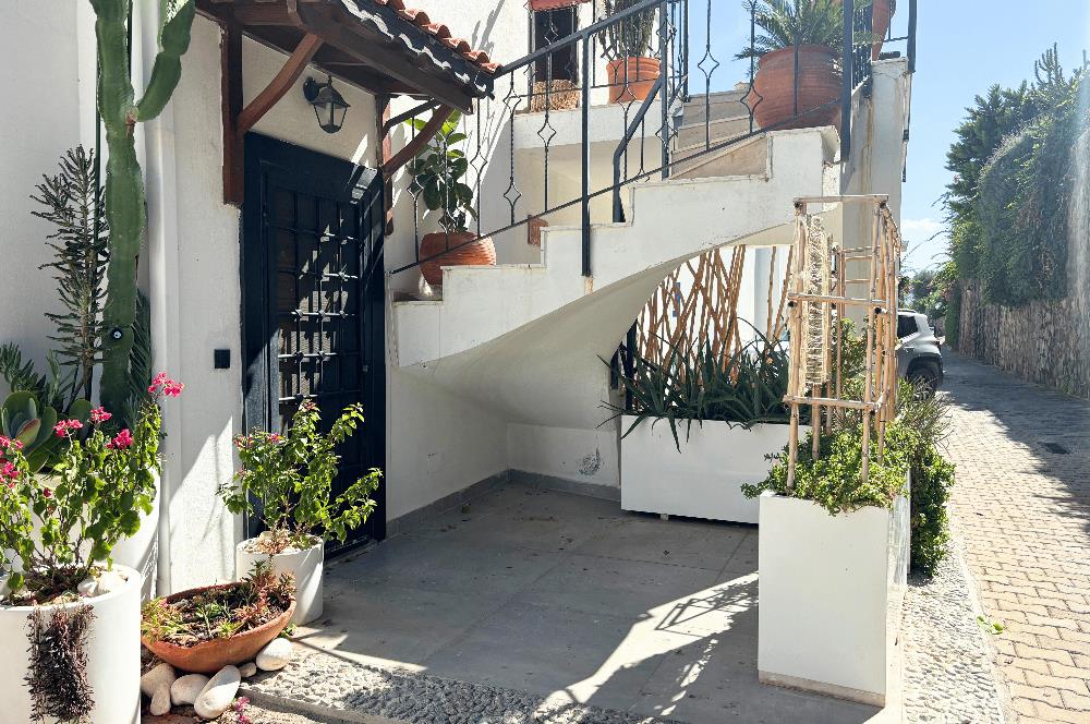 Bodrum Gündoğan Panoramik Deniz Manzaralı Satılık Bahçe Dubleksi
