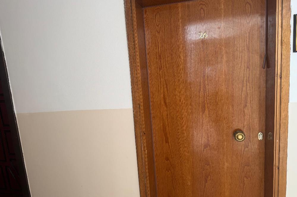 Hanımeli Sokakta  1+1 Satılık Ofis 