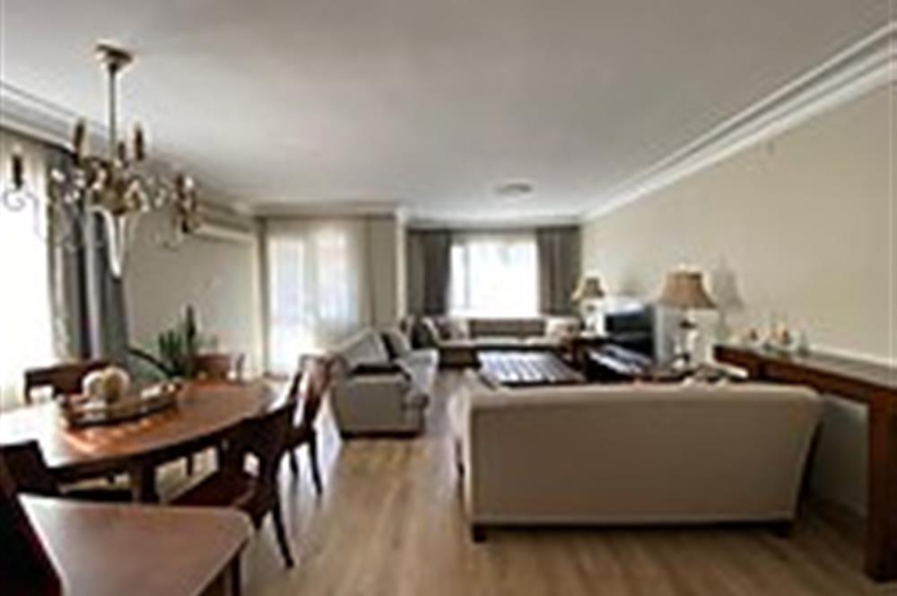 BOSTANLI'DA NEZİH SOKAKTA SATILIK BAKIMLI DAİRE