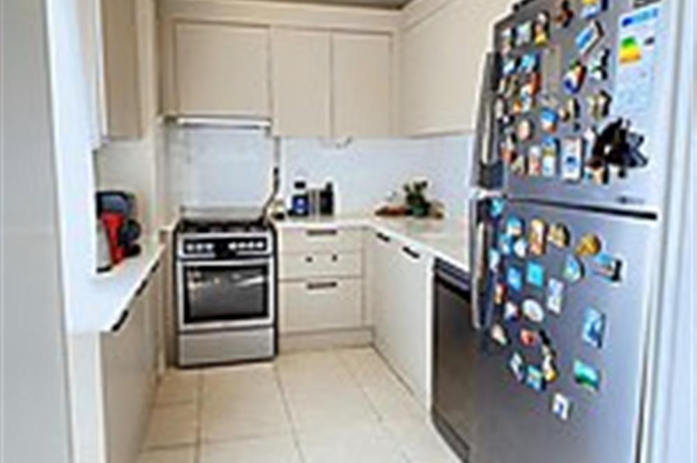 BOSTANLI'DA NEZİH SOKAKTA SATILIK BAKIMLI DAİRE