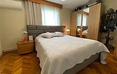 BOSTANLI'DA NEZİH SOKAKTA SATILIK BAKIMLI DAİRE