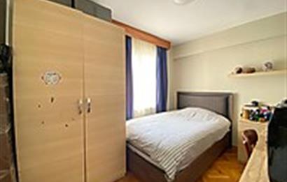 BOSTANLI'DA NEZİH SOKAKTA SATILIK BAKIMLI DAİRE