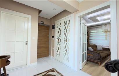 Selçuk'ta Şehir ve Doğa Manzaralı 5+1 Satılık Müstakil Villa