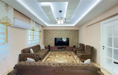 Selçuk'ta Şehir ve Doğa Manzaralı 5+1 Satılık Müstakil Villa