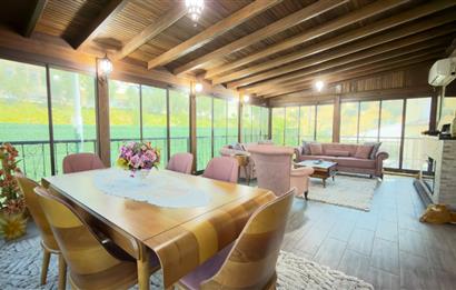 Selçuk'ta Şehir ve Doğa Manzaralı 5+1 Satılık Müstakil Villa