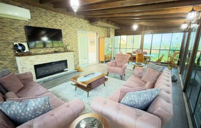 Selçuk'ta Şehir ve Doğa Manzaralı 5+1 Satılık Müstakil Villa