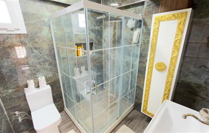 Selçuk'ta Şehir ve Doğa Manzaralı 5+1 Satılık Müstakil Villa