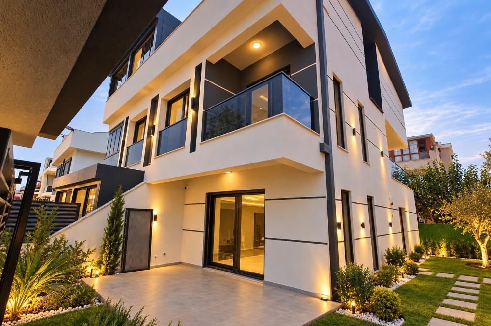 CENTURY 21 POYRAZ'DAN MENDERES'DE SATILIK  5+1 LÜKS VİLLA
