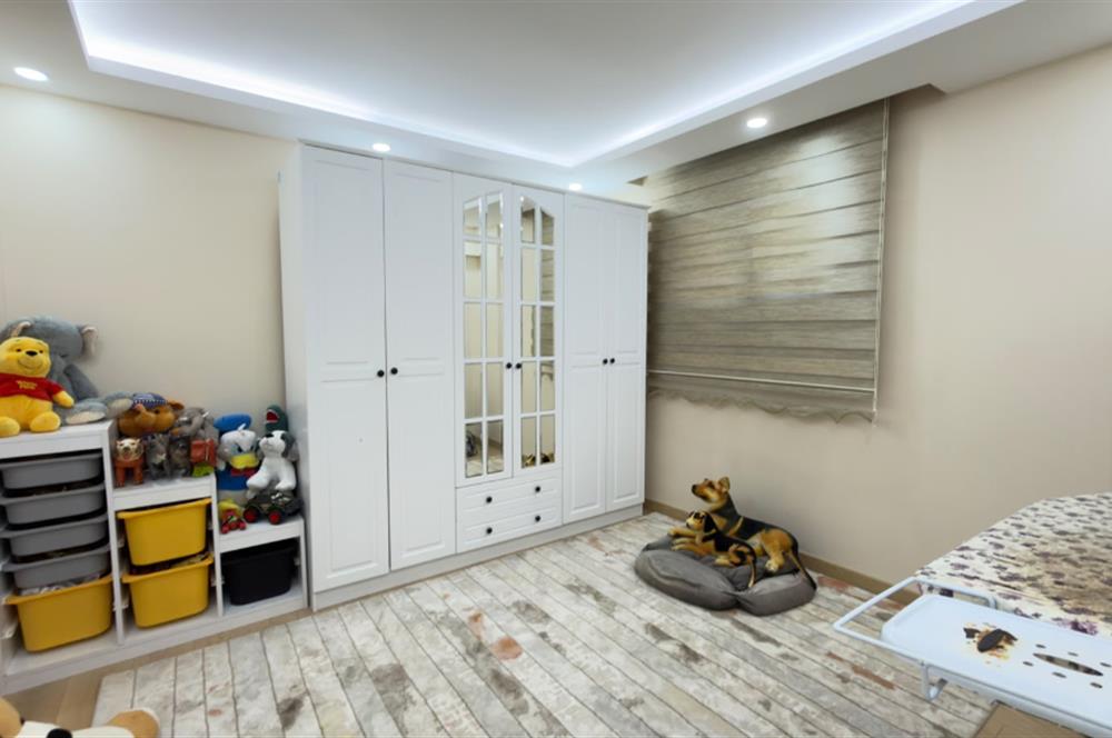 Selçuk'ta Şehir ve Doğa Manzaralı 5+1 Satılık Müstakil Villa