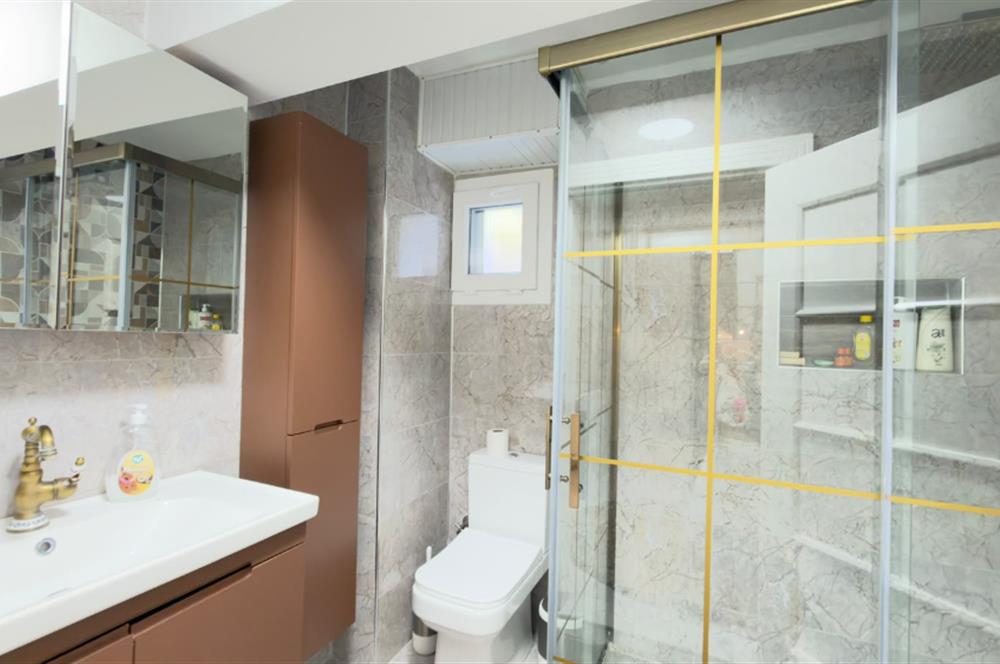 Selçuk'ta Şehir ve Doğa Manzaralı 5+1 Satılık Müstakil Villa