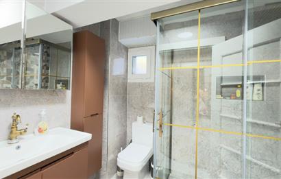Selçuk'ta Şehir ve Doğa Manzaralı 5+1 Satılık Müstakil Villa