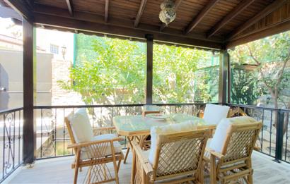 Selçuk'ta Şehir ve Doğa Manzaralı 5+1 Satılık Müstakil Villa