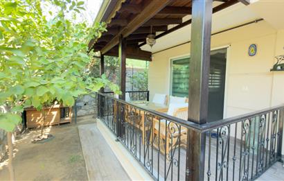 Selçuk'ta Şehir ve Doğa Manzaralı 5+1 Satılık Müstakil Villa