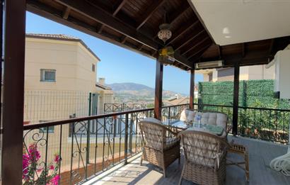 Selçuk'ta Şehir ve Doğa Manzaralı 5+1 Satılık Müstakil Villa