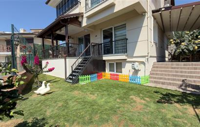 Selçuk'ta Şehir ve Doğa Manzaralı 5+1 Satılık Müstakil Villa
