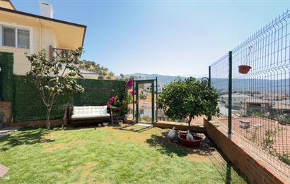 Selçuk'ta Şehir ve Doğa Manzaralı 5+1 Satılık Müstakil Villa
