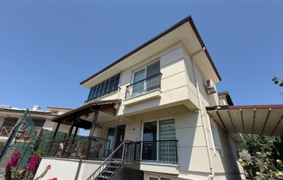 Selçuk'ta Şehir ve Doğa Manzaralı 5+1 Satılık Müstakil Villa