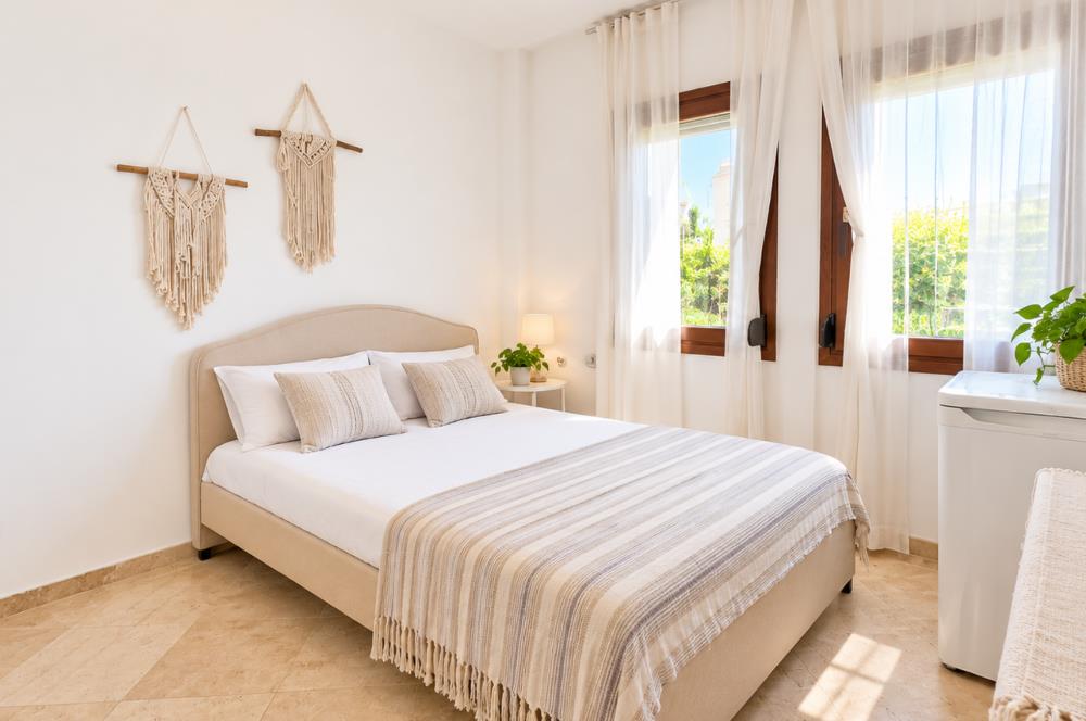 Bodrum Gündoğan'da Deniz Manzaralı Özel İskeleli 3+1 Bahçe Katı Daire