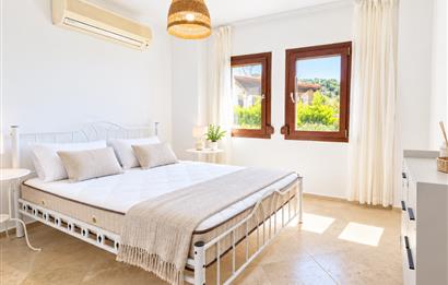 Bodrum Gündoğan'da Deniz Manzaralı Özel İskeleli 3+1 Bahçe Katı Daire