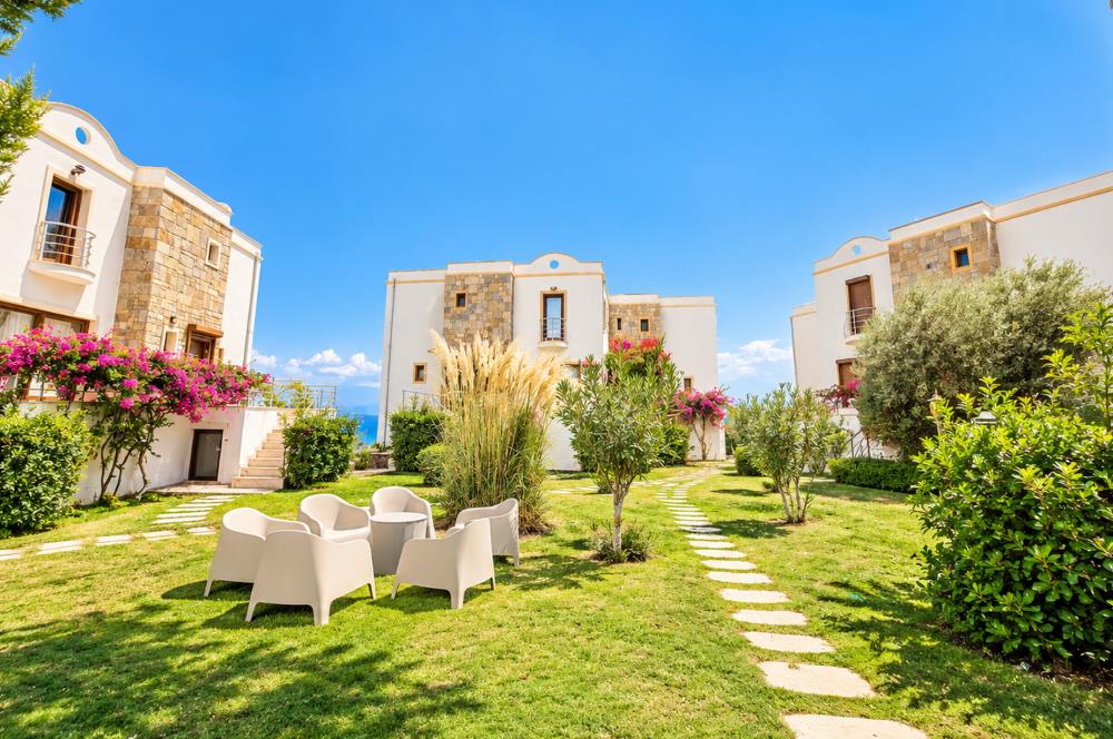 Bodrum Gündoğan'da Deniz Manzaralı Özel İskeleli 3+1 Bahçe Katı Daire