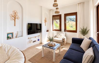 Bodrum Gündoğan'da Deniz Manzaralı Özel İskeleli 3+1 Bahçe Katı Daire