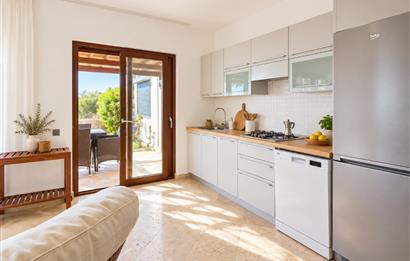 Bodrum Gündoğan'da Deniz Manzaralı Özel İskeleli 3+1 Bahçe Katı Daire
