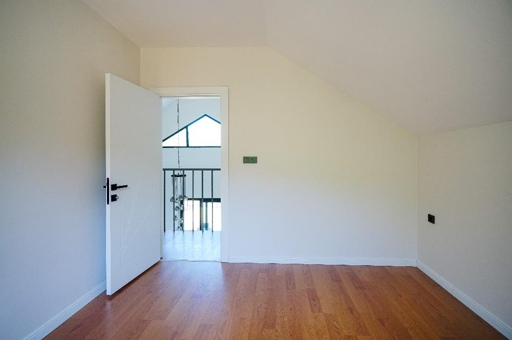 C21 BAL 'dan Davutlar Mahallesinde Manzaralı 3+1 Loft Villa