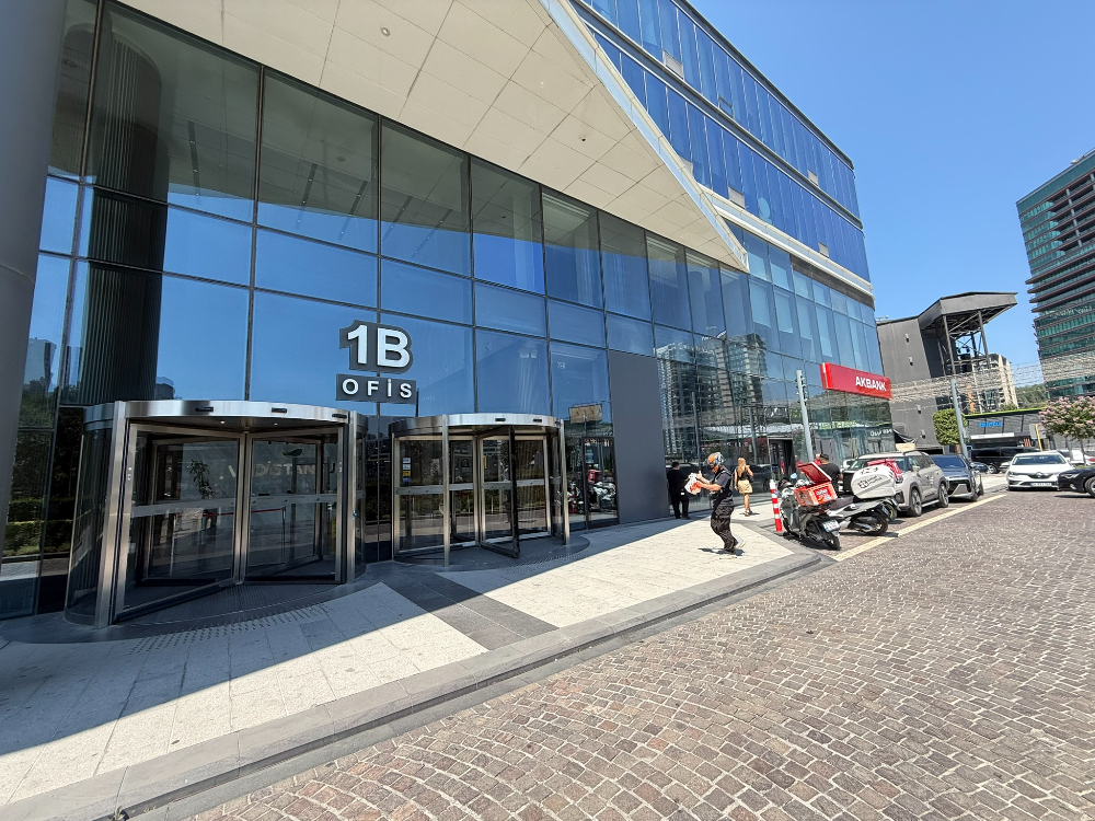 Vadistanbul Kiralık Ofis 600m2 Dekorasyonlu Ofis