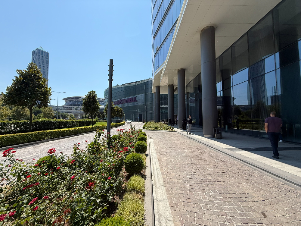Vadistanbul Kiralık Ofis 600m2 Dekorasyonlu Ofis