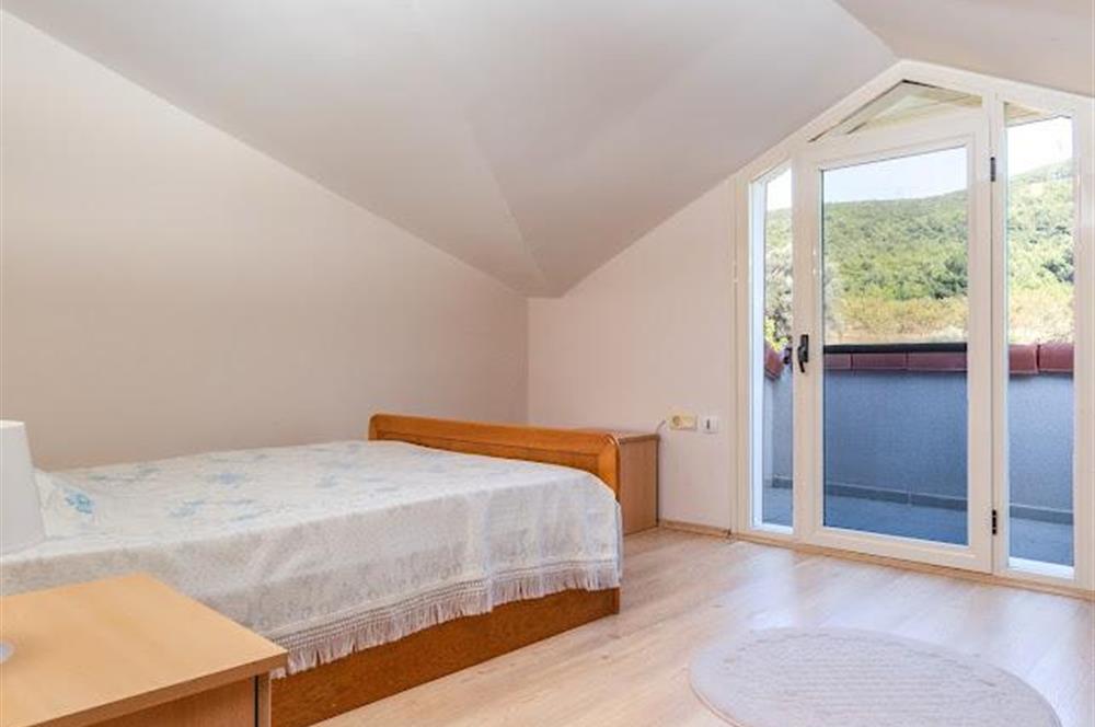 Urlanın Prestijli Sitelerinden Doğa Park Evlerinde Lüks Villa