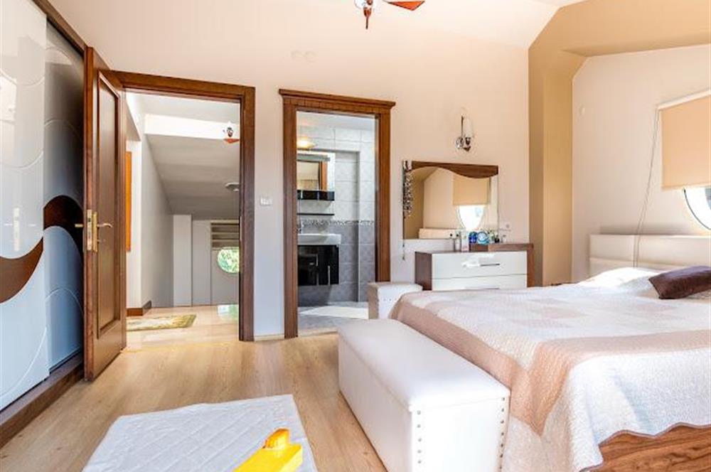 Urlanın Prestijli Sitelerinden Doğa Park Evlerinde Lüks Villa