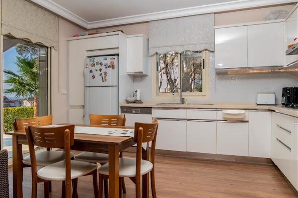 Urlanın Prestijli Sitelerinden Doğa Park Evlerinde Lüks Villa