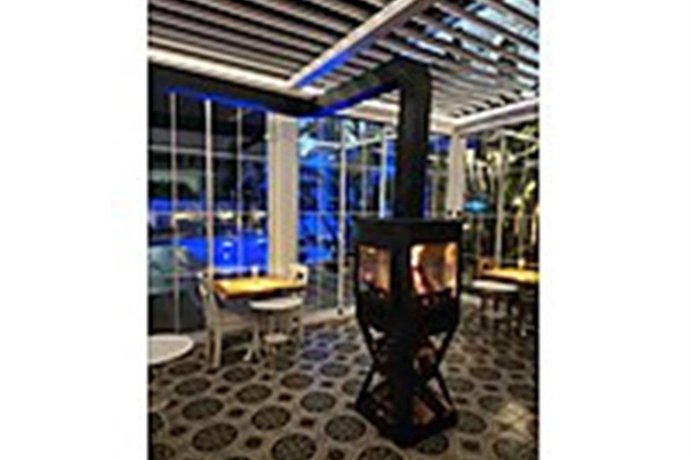 Alaçatı'nın Merkezinde, 15 Odalı Prestijli Butik Otel
